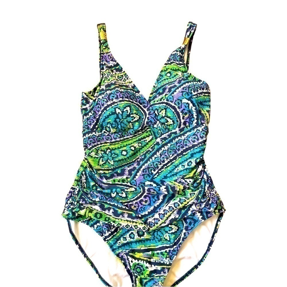 𝅺lauren Ralph Lauren, one piece bathing suit, size 12 , underwire bra/padding